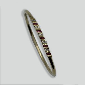 Alternating-Ruby-Bangle Bracelet with white diamonds