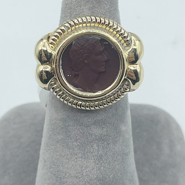 12K Yellow Gold Vintage Carnelian Cameo Ring with carved Roman face