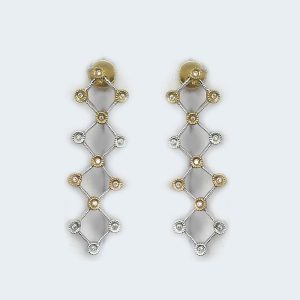 18K Two Tone Interlocking Squares and Points Geometric