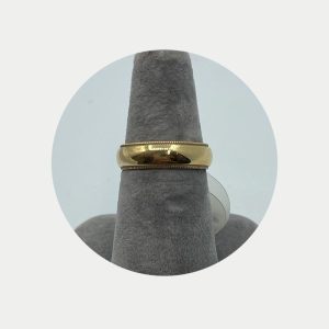 14K Yellow Gold Wedding Band Medium with Intricate Border