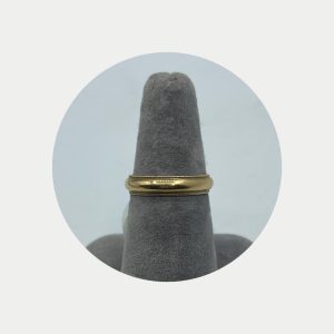 14K Yellow Gold Wedding Band Thin with intricate Border