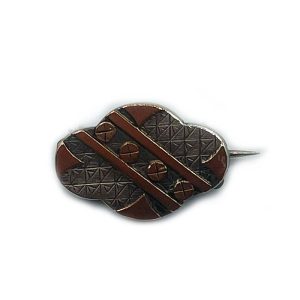 9KT Scottish Silver Brooch Pin - Scalloped Shape with Bolts