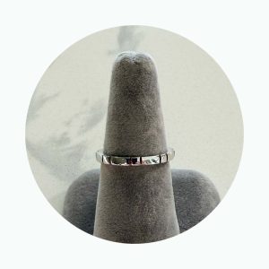 14K White Gold Thin Ring with Lines Pattern